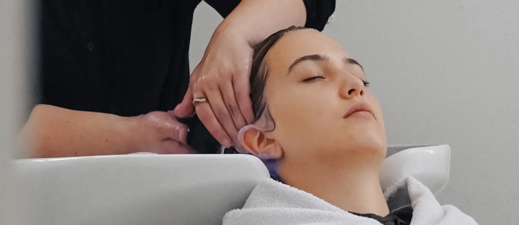 Head spa treatment at Friseur Shingo
